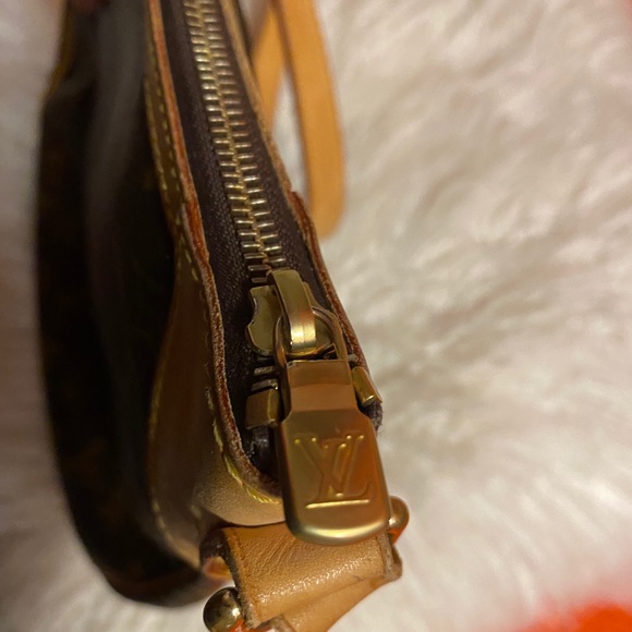 authentic Louis Vuitton Odeon - Picture 7 of 10